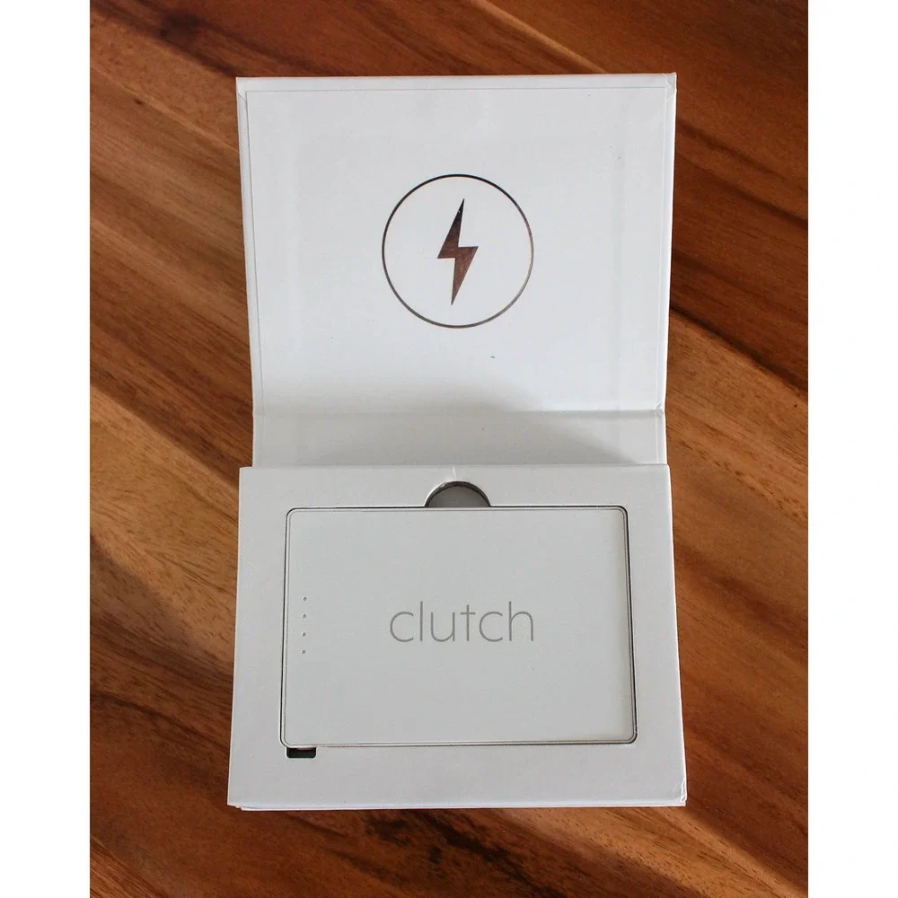 Clutch Pro Portable Power Bank White Ultra Thin 5000mAh Charger & Cable